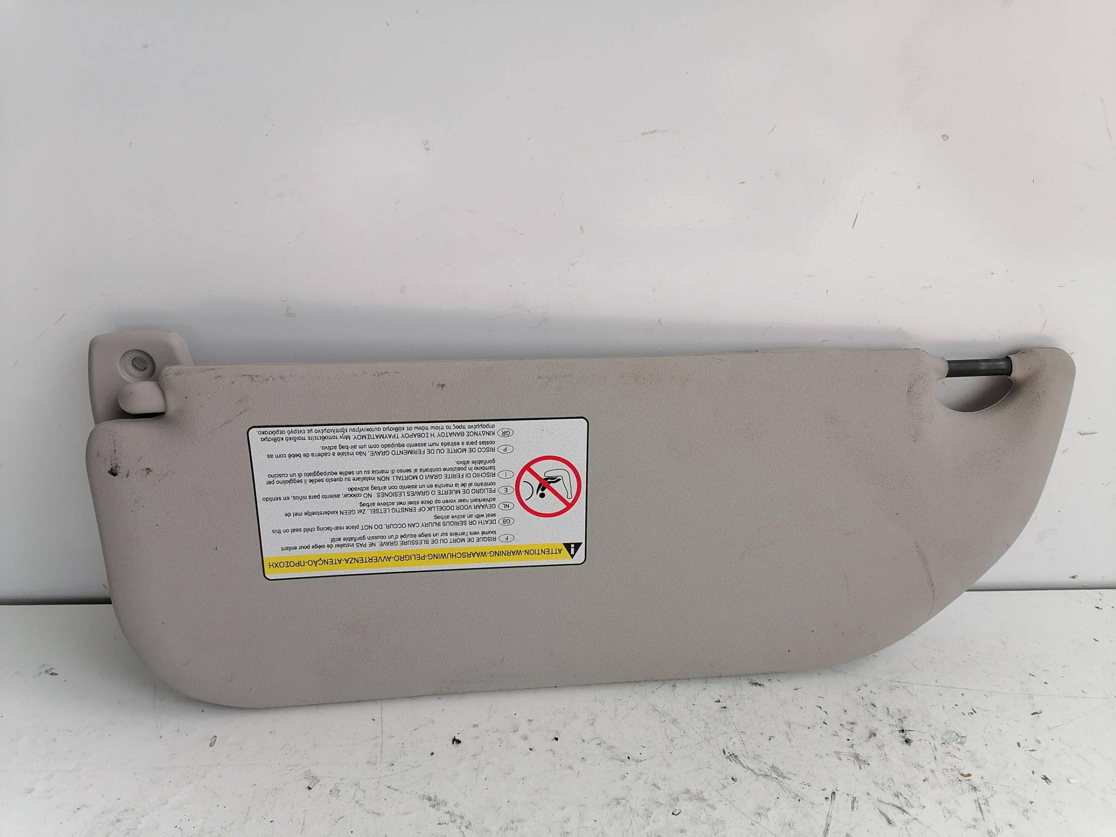 Aletta parasole parabrezza dx.